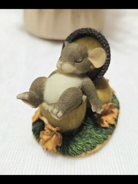 Charming Tails: "Nuts About Naps"